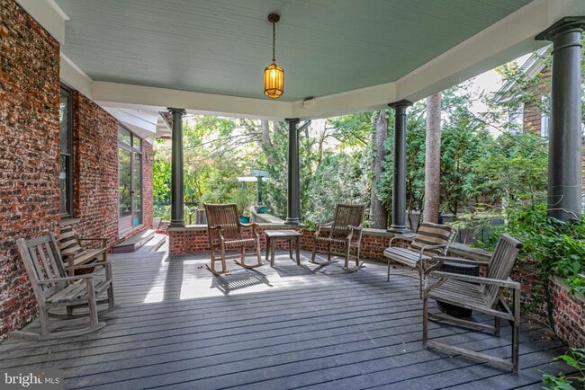 Foto del edificio - 54 Hodge Rd