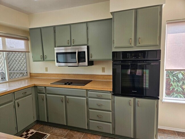 Foto del edificio - 2Bd/2Ba Single Story Home - Available to View!