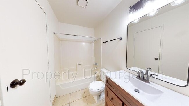 Building Photo - 3080 Catalpa Ct