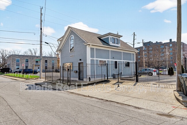 Building Photo - 145 E 14th St