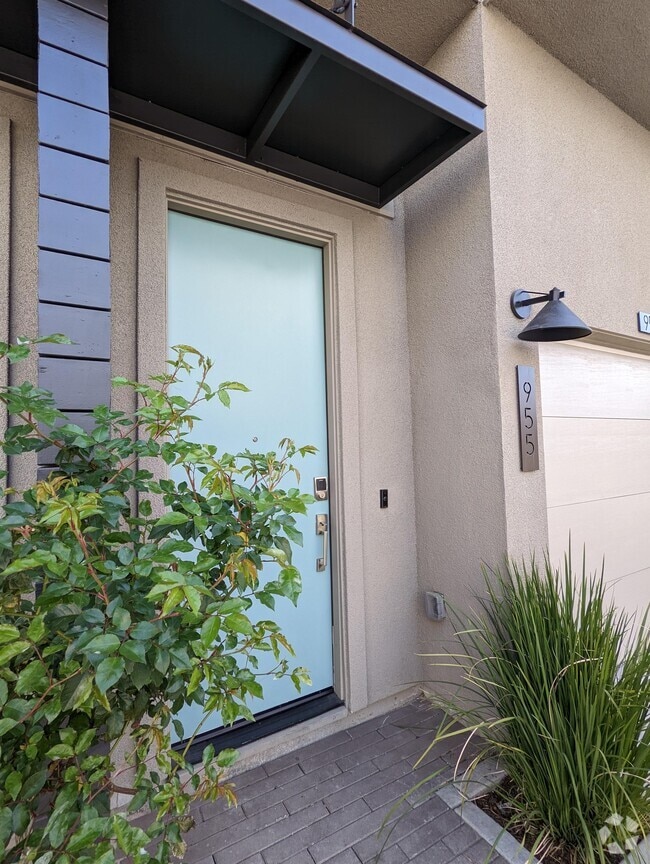Building Photo - 955 Edy Ln