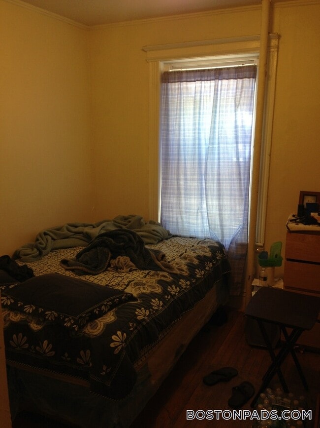 Building Photo - 126 Warren St