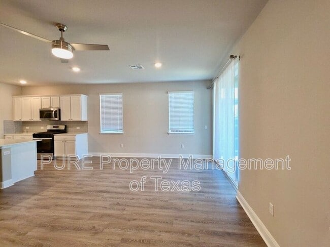 Building Photo - 16412 Coratina Dr