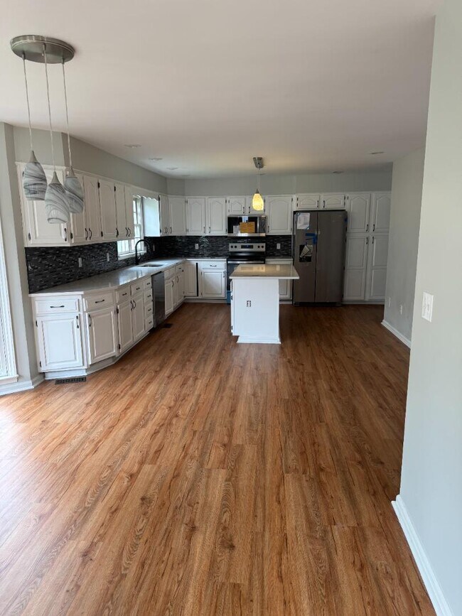 Foto del edificio - 3507 Bondwood Cir