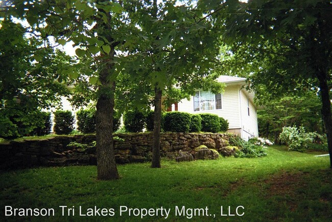 Building Photo - 3 br, 2 bath House - 604 S. Old County Road