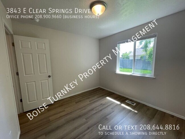 Foto del edificio - 3843 E Clear Springs Dr.