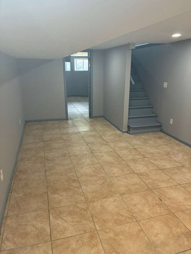 Foto del edificio - 2832 Parkwood Ave