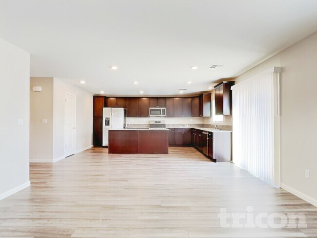 Building Photo - 8958 Elk Ravine Dr