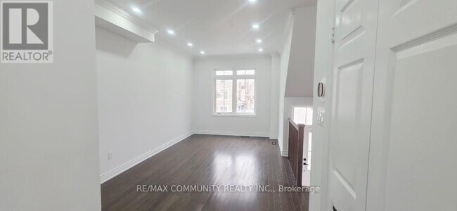 Building Photo - 50 Rockman Cres