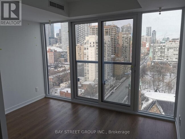 Building Photo - 319 Jarvis St