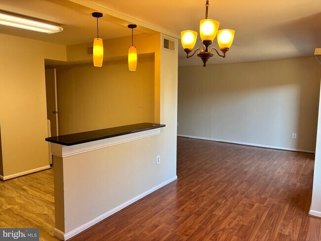 Foto del edificio - 6966 Hanover Pkwy