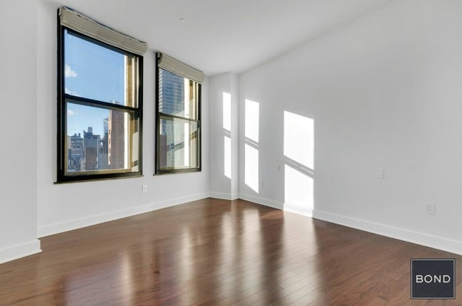 Building Photo - 1182 Broadway