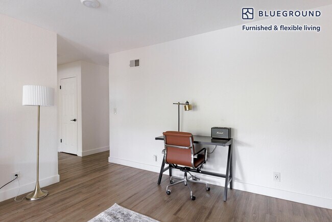 Foto del edificio - 20200 Lucille Ave