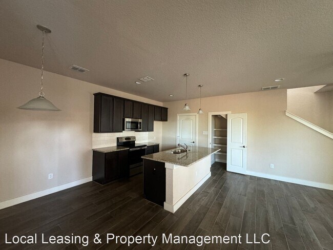 Building Photo - 3 br, 2.5 bath House - 913 Crystal Brook C...