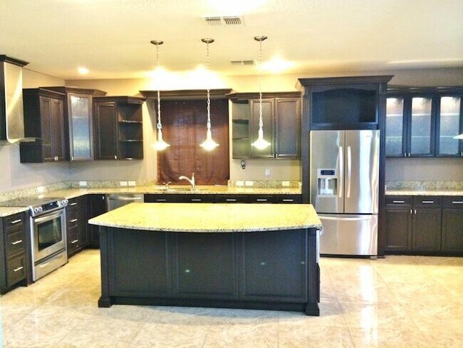 Building Photo - 8055 Glitter Ct