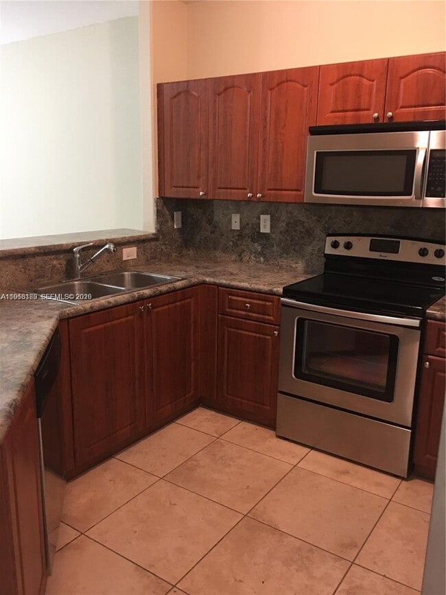 Building Photo - 14962 SW 23rd Way