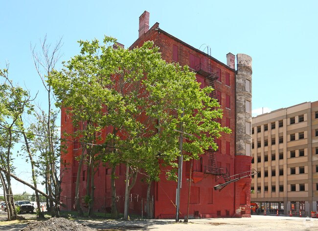 Building Photo - 100-112 Temple St