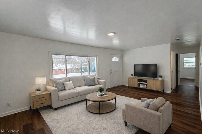 Building Photo - 883 Kickapoo Ave