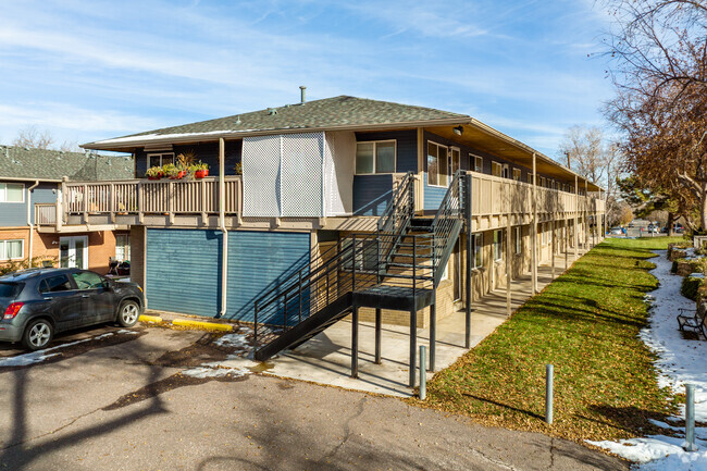 Southeast Corner - Country Club Condominiums