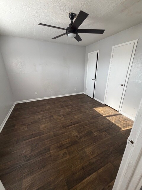 Foto del edificio - 5220 Weber Rd