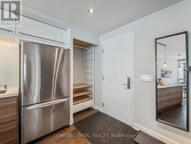 Building Photo - 21 Nelson St