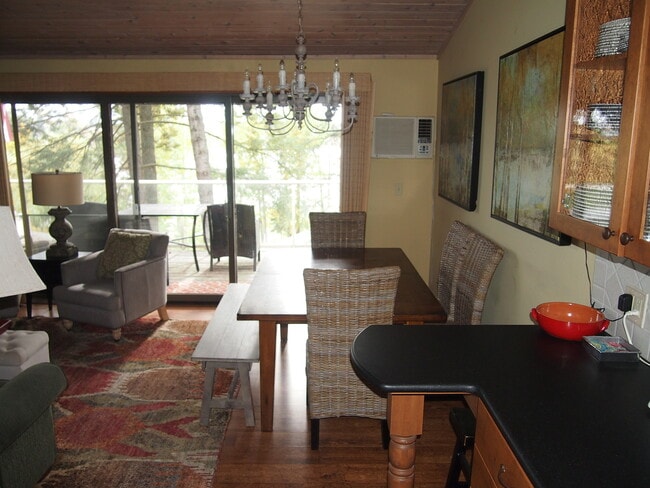 Building Photo - 2 Bedroom 2 bath, Hillside Whitefish Lake Condo