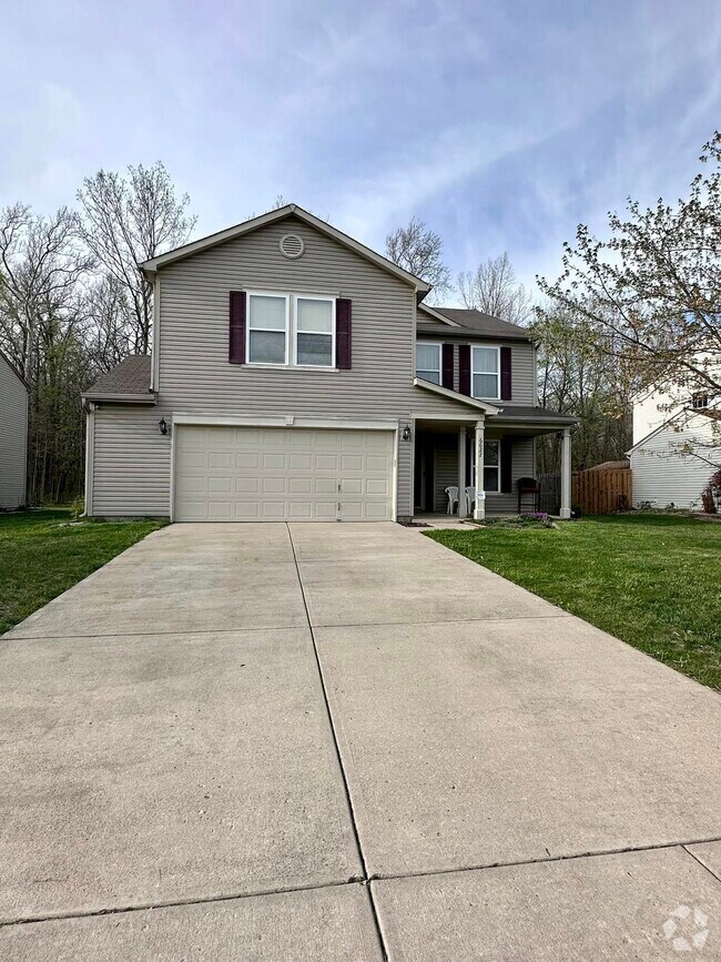 Waters Edge at Cummins Farm Apartments for Rent with Parking