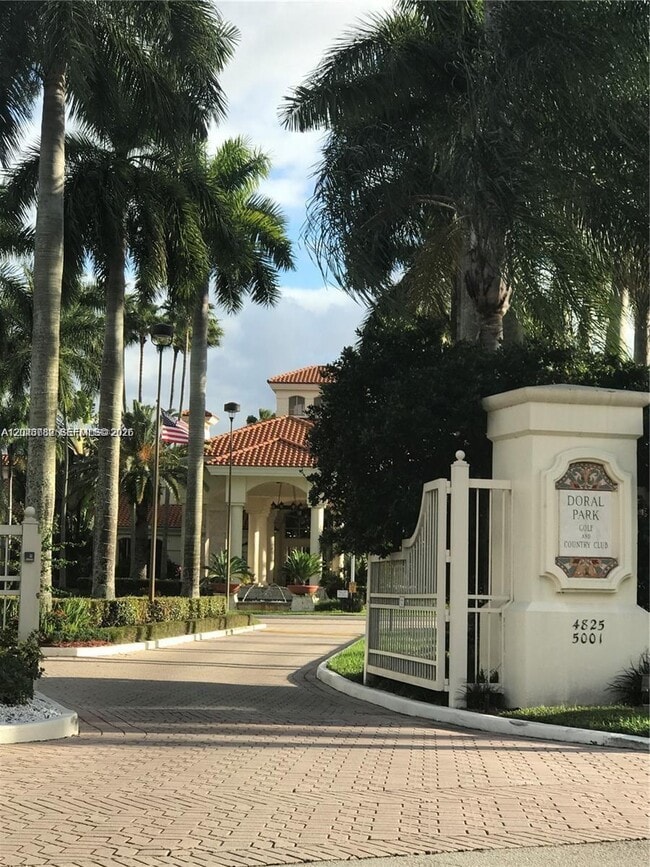 Foto del edificio - 9725 NW 52nd St