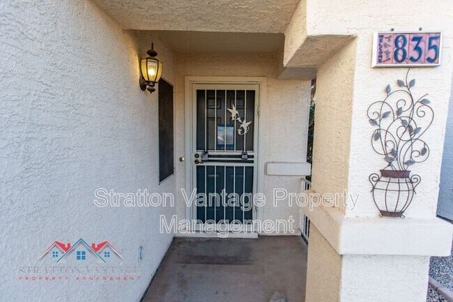 Foto del edificio - 835 W Geronimo St