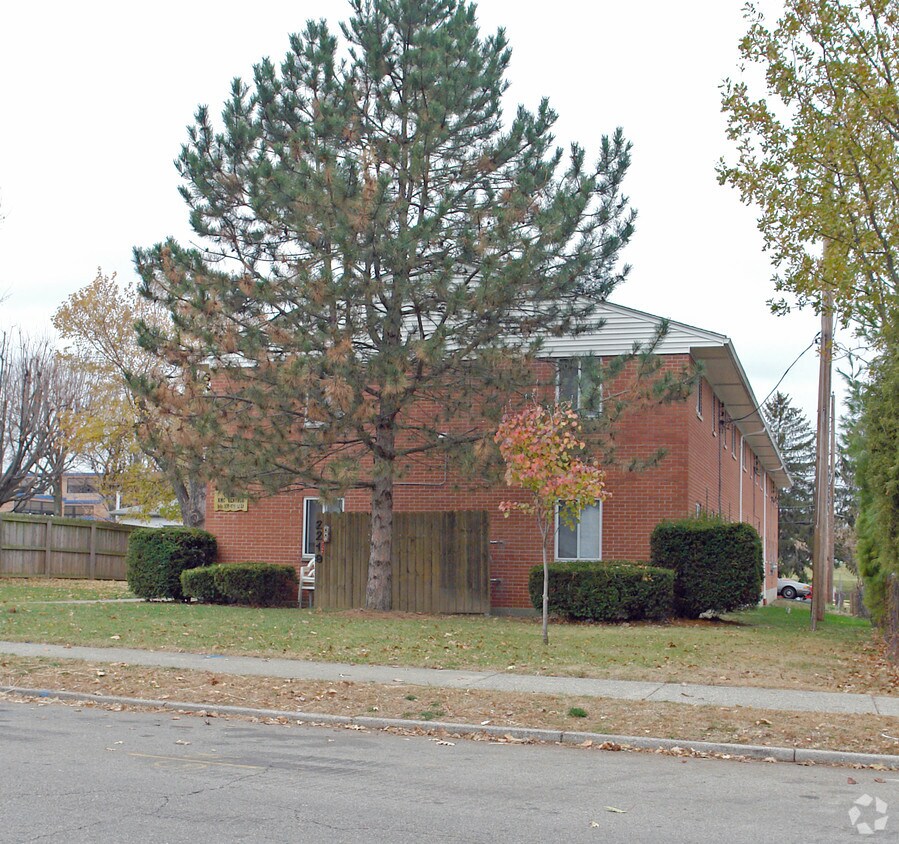 Building Photo - 2219 Revere Ave