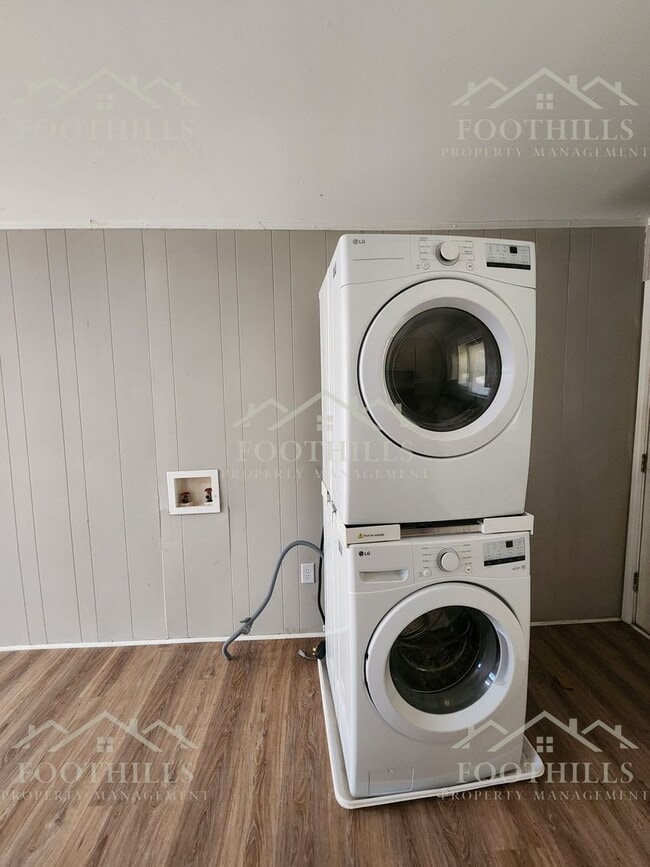 Building Photo - 202 Kennemore St