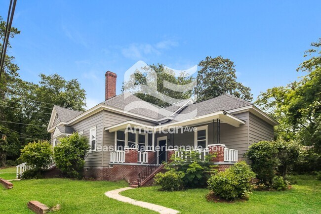 Foto del edificio - 2116 Pinehurst Rd