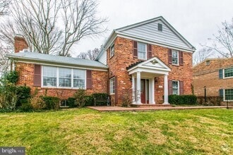 Building Photo - 8414 W Boulevard Dr