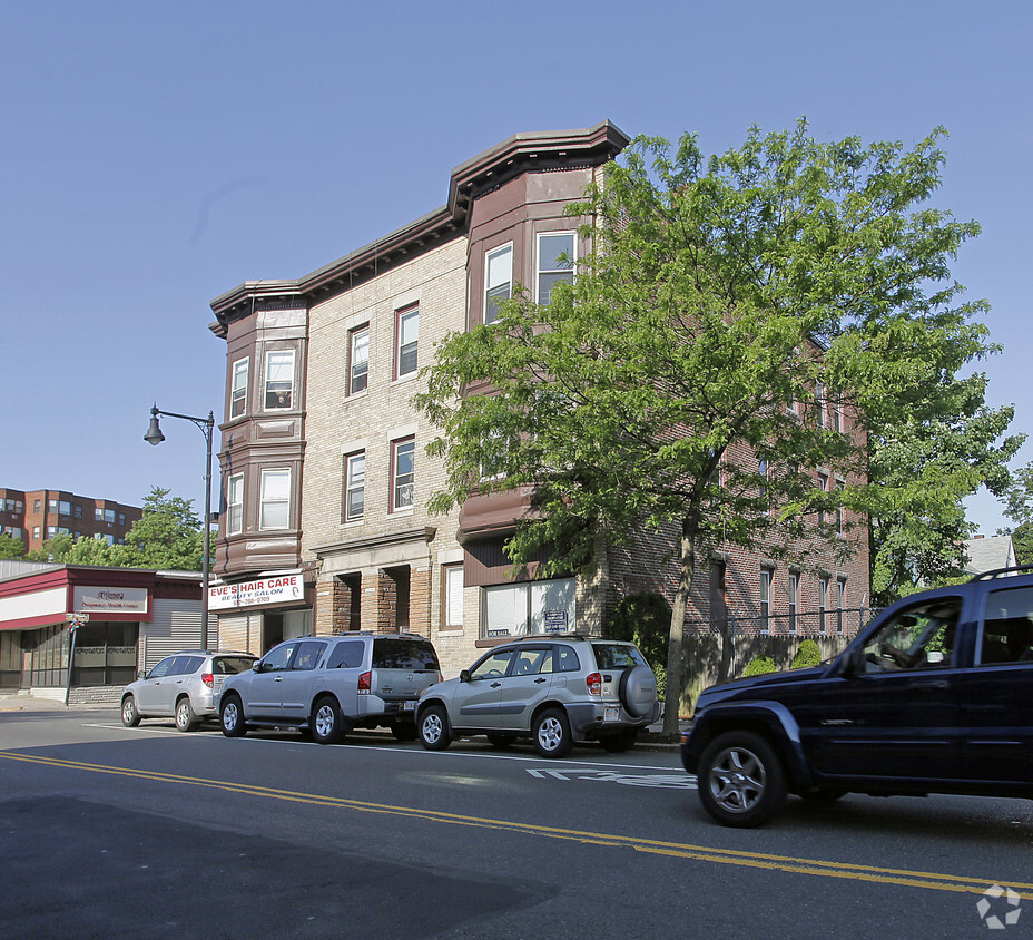 Building Photo - 1845 Dorchester Ave