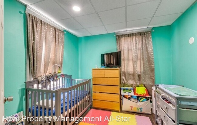 Foto del edificio - 12 Hillcrest Ave