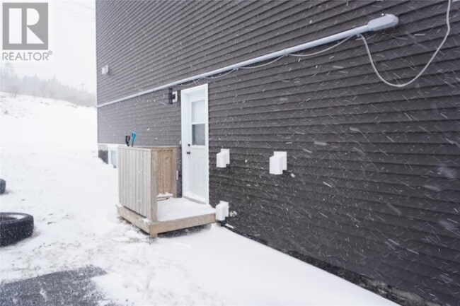 Building Photo - 79 Tigress St