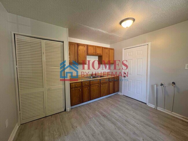 Building Photo - Three Bedroom | House | Pet Friendly