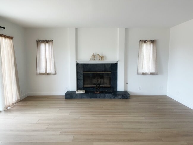 Building Photo - 2711 Sumac Rd