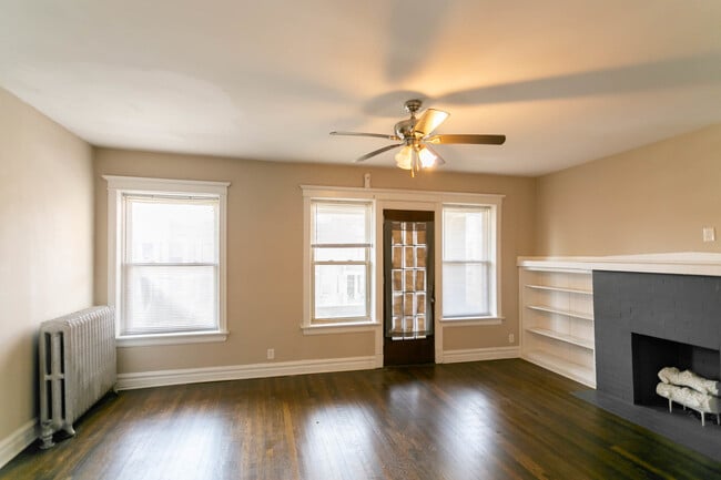 Building Photo - 5417 S Drexel Ave