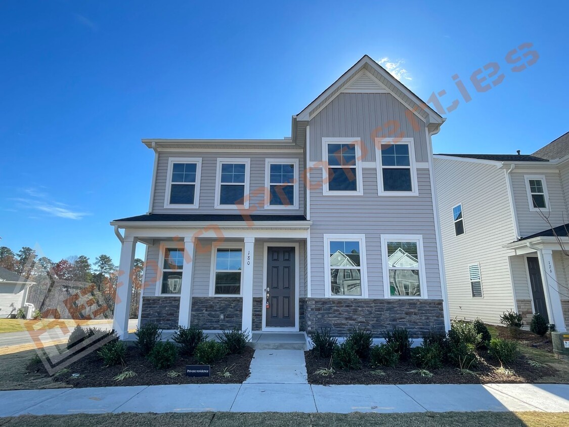 Primary Photo - Stunning 4 Bedroom 3 Bathroom House with 2...