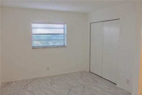 Foto del edificio - 1400 NE 53rd Ct