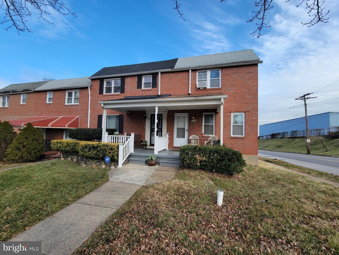 Primary Photo - 1401 N Potomac St