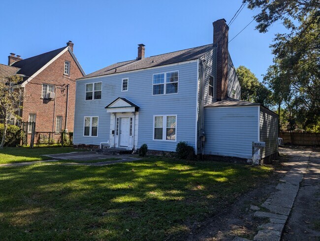 Building Photo - 527 Savannah Hwy