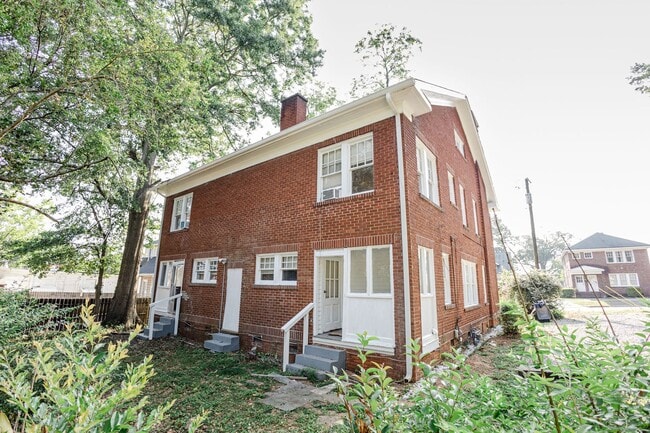Building Photo - 217 S 11th St