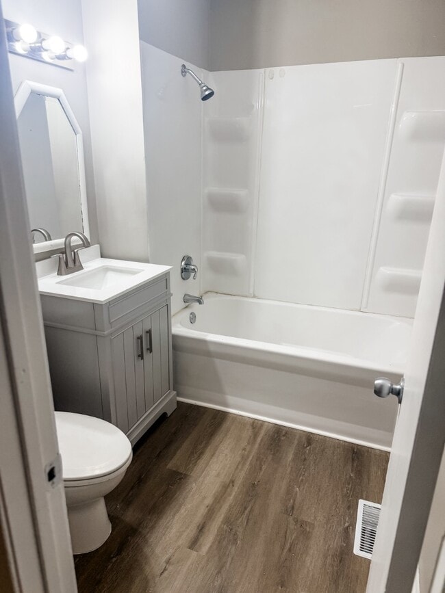 Photo - 807 1st Ave House