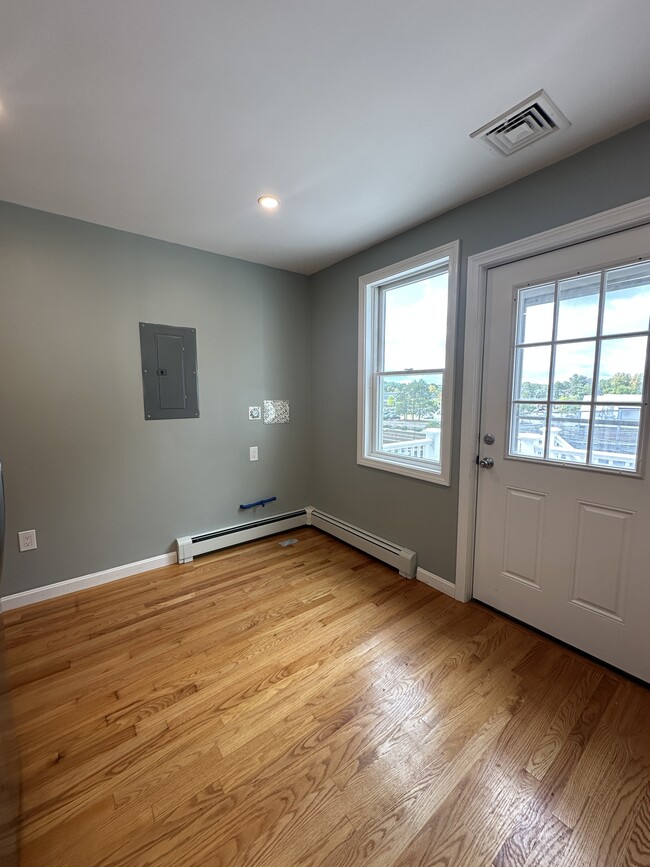 Photo - 69 Holmes St (Quincy, MA) Apartment