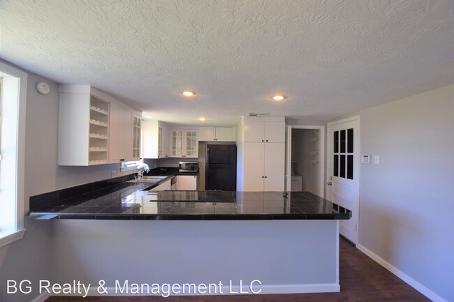 Building Photo - 4 br, 2 bath House - 426 Crestwood St