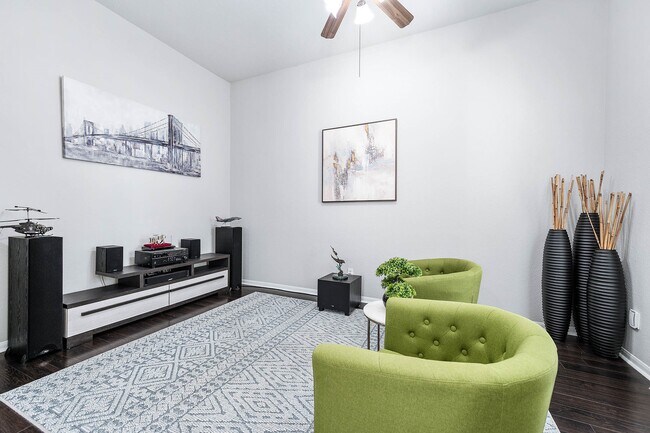 Foto del edificio - 7507 Lone Star Jct St