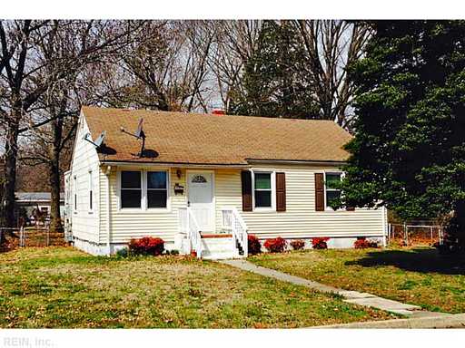 Primary Photo - 113 Latham Dr