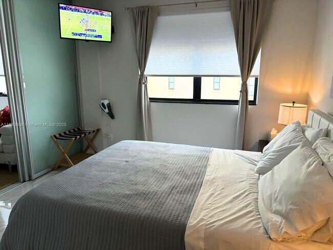 Foto del edificio - 1390 Ocean Dr